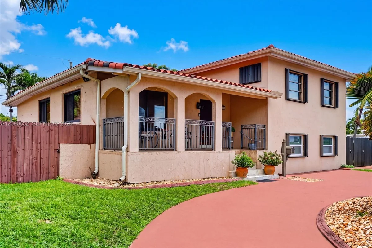 7911 SW 18th Ter, Miami: photo 1 of 38
