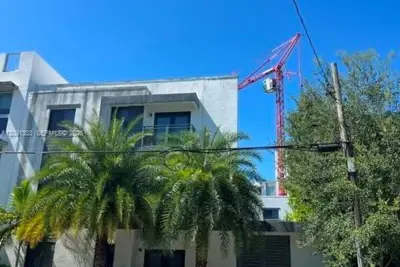 751 NW 1st St #205, Miami: photo 1 of 12
