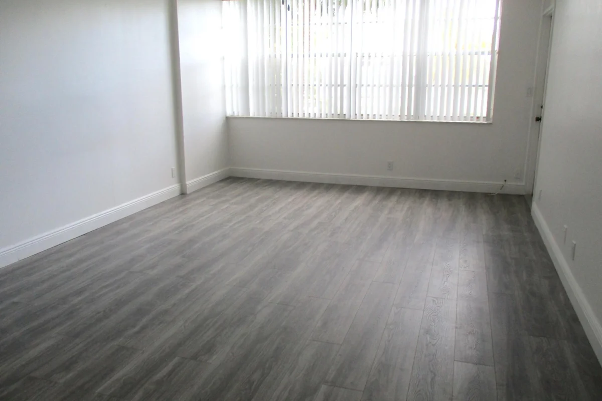 2761 Taft St #207, Hollywood: photo 1 of 19
