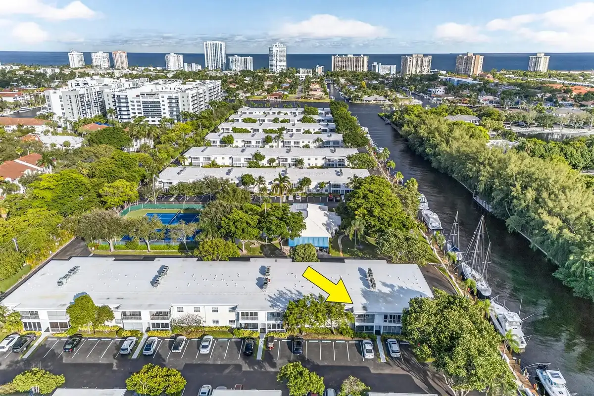 6417 Bay Club Dr #3, Fort Lauderdale: photo 1 of 37