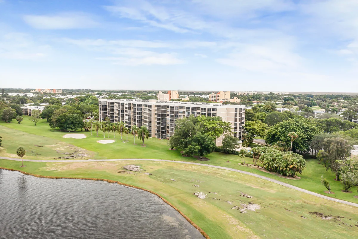 16300 Golf Club Rd #212, Weston: photo 1 of 27