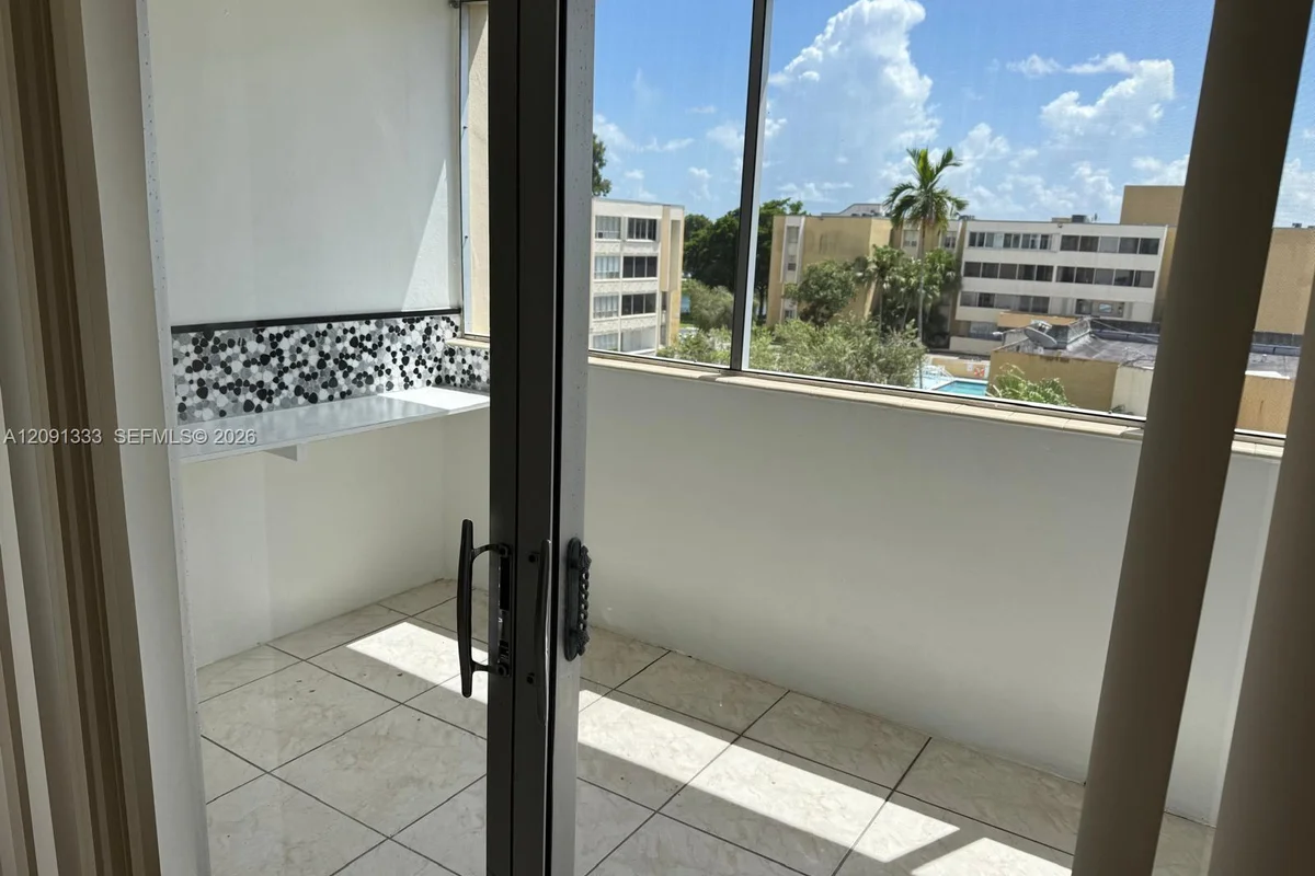 6831 SW 147th Ave #4G1, Miami: photo 1 of 15