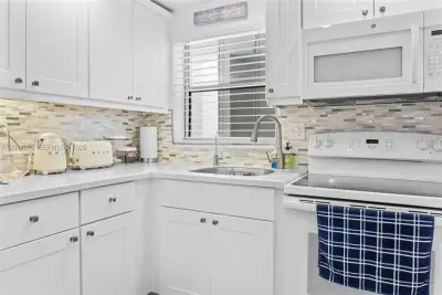 1720 Jefferson St #407, Hollywood: photo 1 of 22