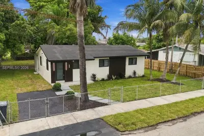 26810 SW 128th Ave, Homestead: photo 1 of 33