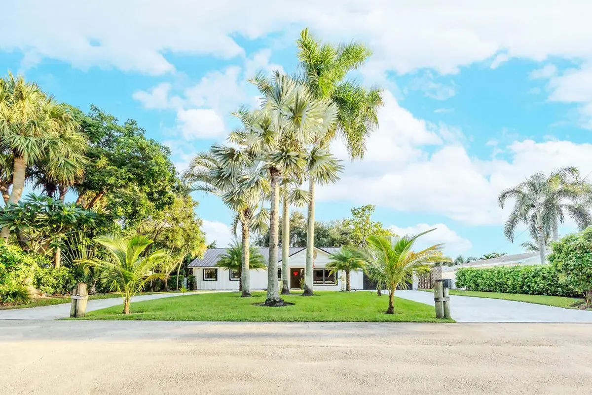 2024 Palmetto Rd, West Palm Beach: photo 1 of 61