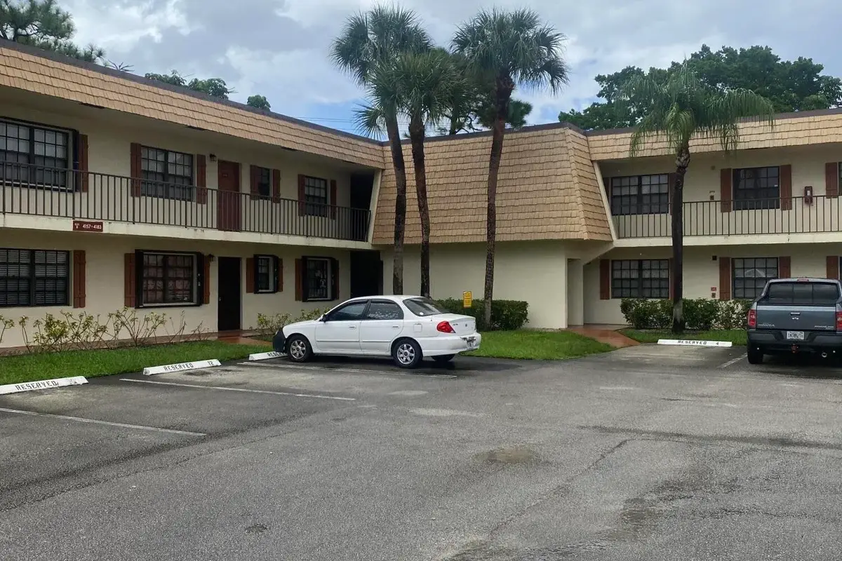 4177 Oak Terrace Dr, Lake Worth: photo 1 of 13