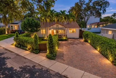 712 Ponce De Leon Dr, Fort Lauderdale: photo 1 of 49