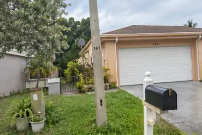 2021 NW 35th Ter, Coconut Creek: photo 1 of 25