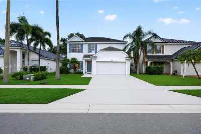 5868 N Plum Bay Pkwy, Tamarac: photo 1 of 41