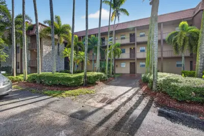 120 Sparrow Dr #304, Royal Palm Beach: photo 1 of 86