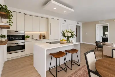 1201 20th St #414, Miami Beach: photo 1 of 36