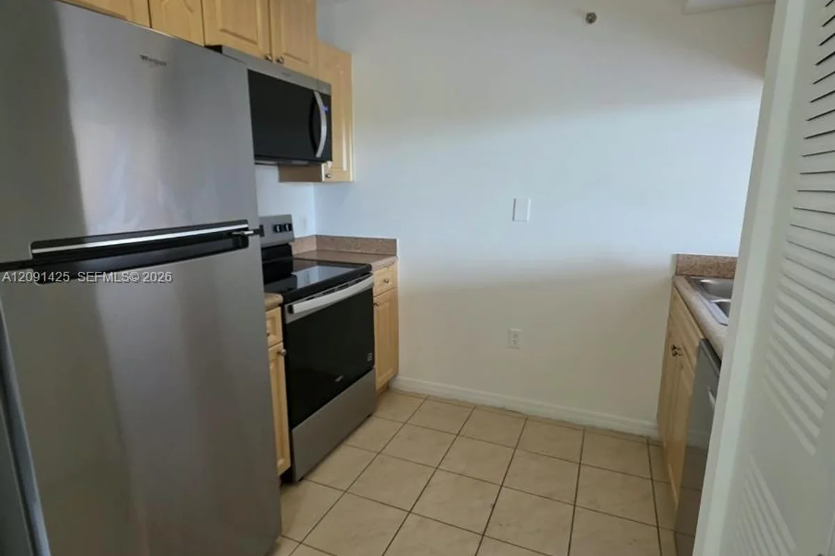 102 SW 6th Ave #604, Miami: photo 1 of 26