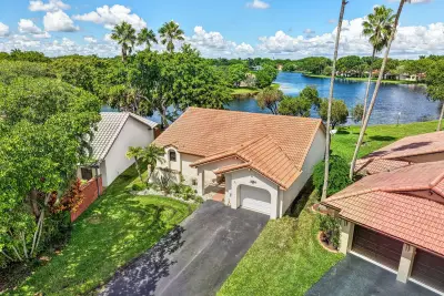 2067 Montpeliar, Weston: photo 1 of 38