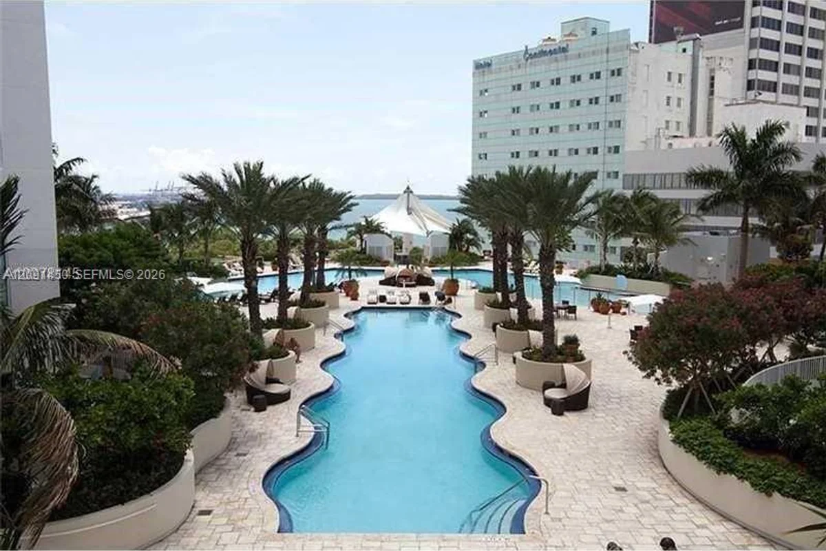 Condo in Miami: photo 1 of 30