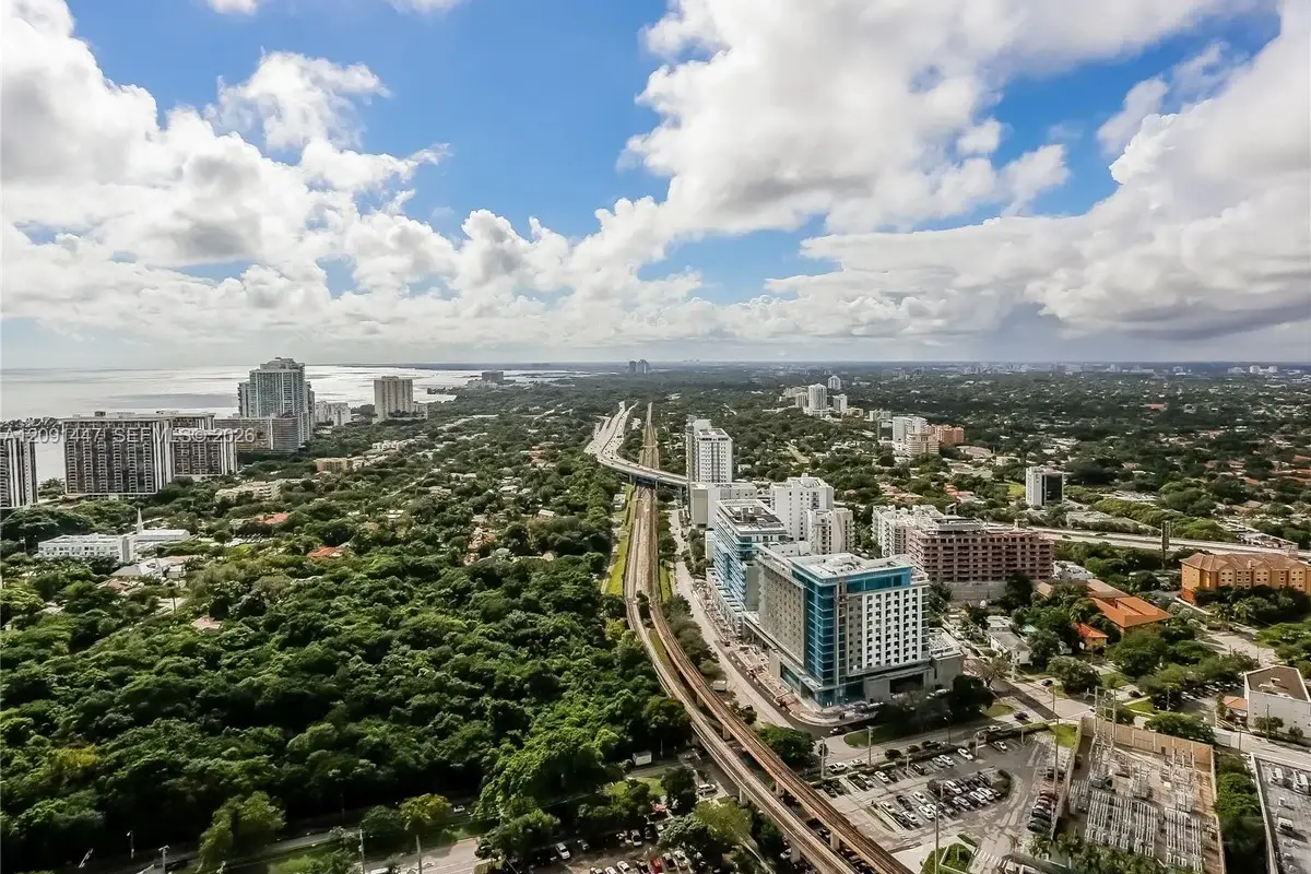 60 SW 13th St #3404, Miami: photo 1 of 16