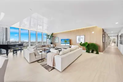 851 NE 1st Ave #5312, Miami: photo 1 of 52