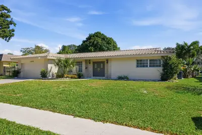 1430 NW 73rd Ave NW, Plantation: photo 1 of 66
