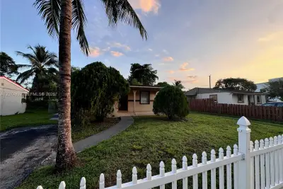 3040 NW 7th St, Pompano Beach: photo 1 of 15