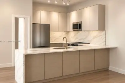 6861 SW 44th St #309, Miami: photo 1 of 23