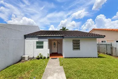 24 NW 109th Ct #C, Miami: photo 1 of 1