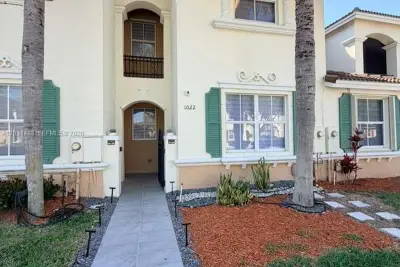 1022 NE 42nd Ter, Homestead: photo 1 of 50