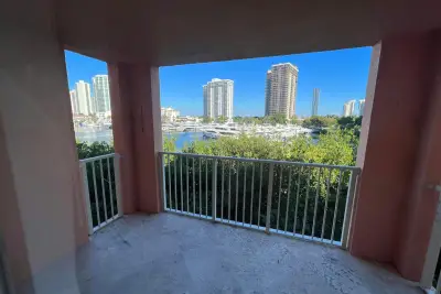 19655 E Country Club Dr #6404, Aventura: photo 1 of 27