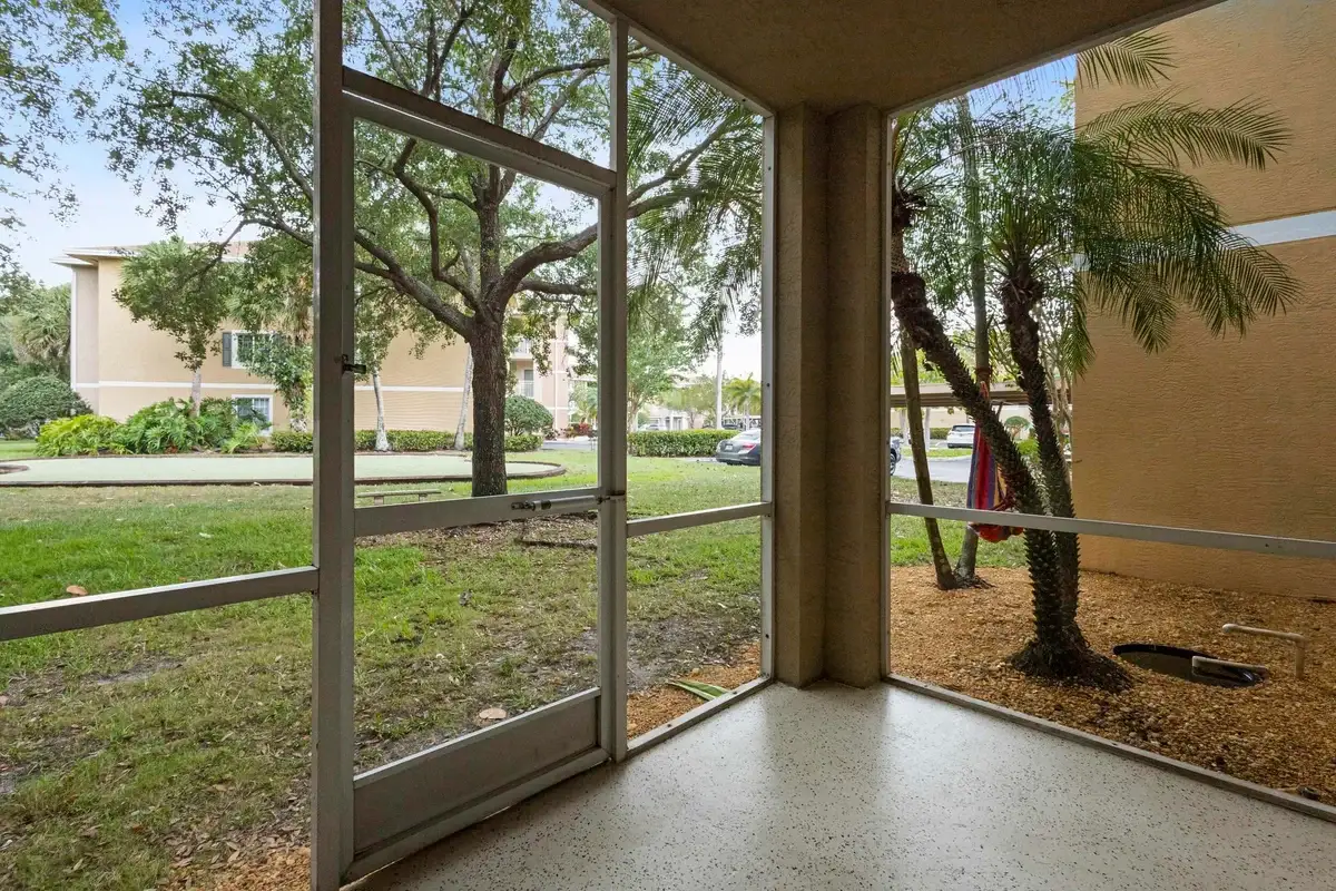 6434 Emerald Dunes Dr #104, West Palm Beach: photo 1 of 46