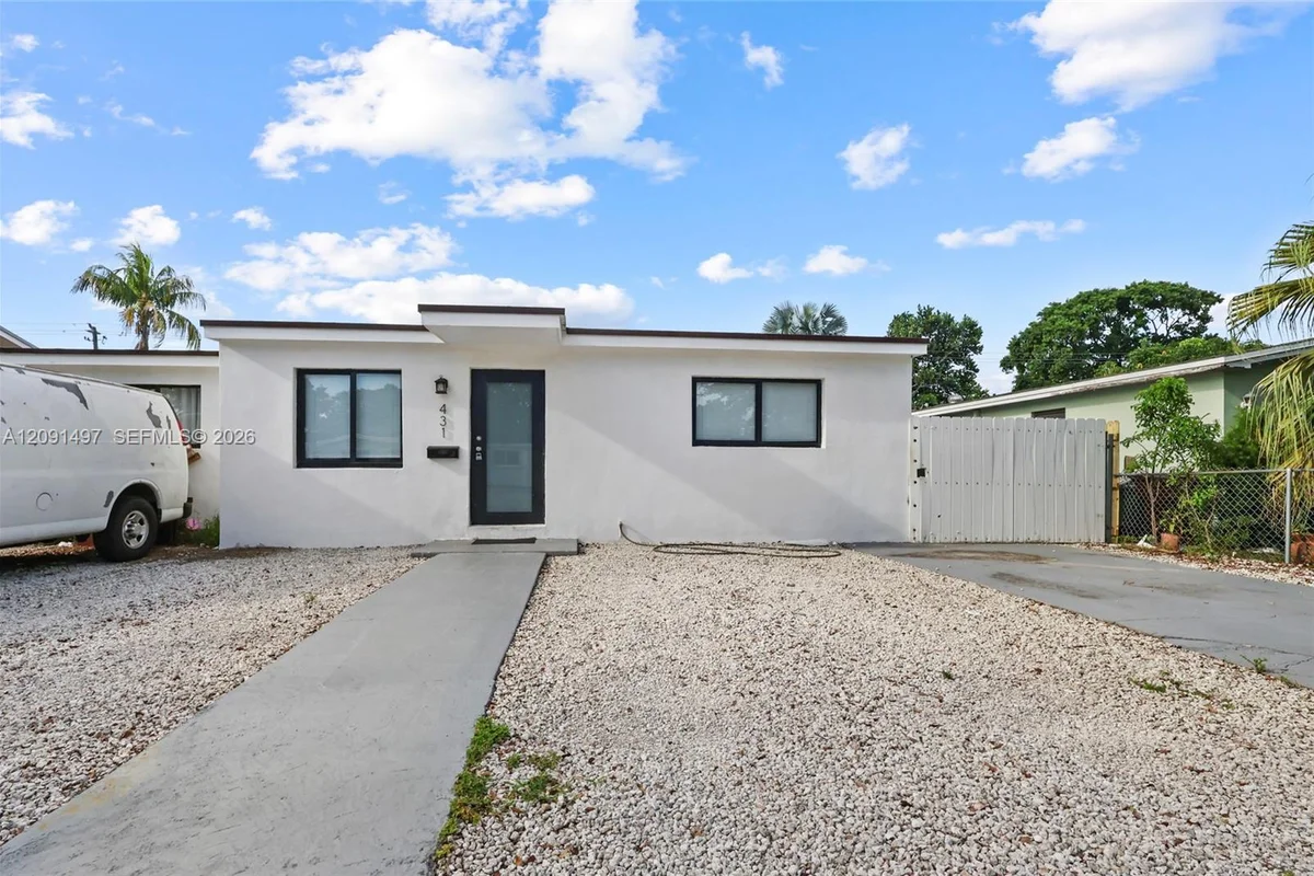 431 E 62nd St, Hialeah: photo 1 of 20