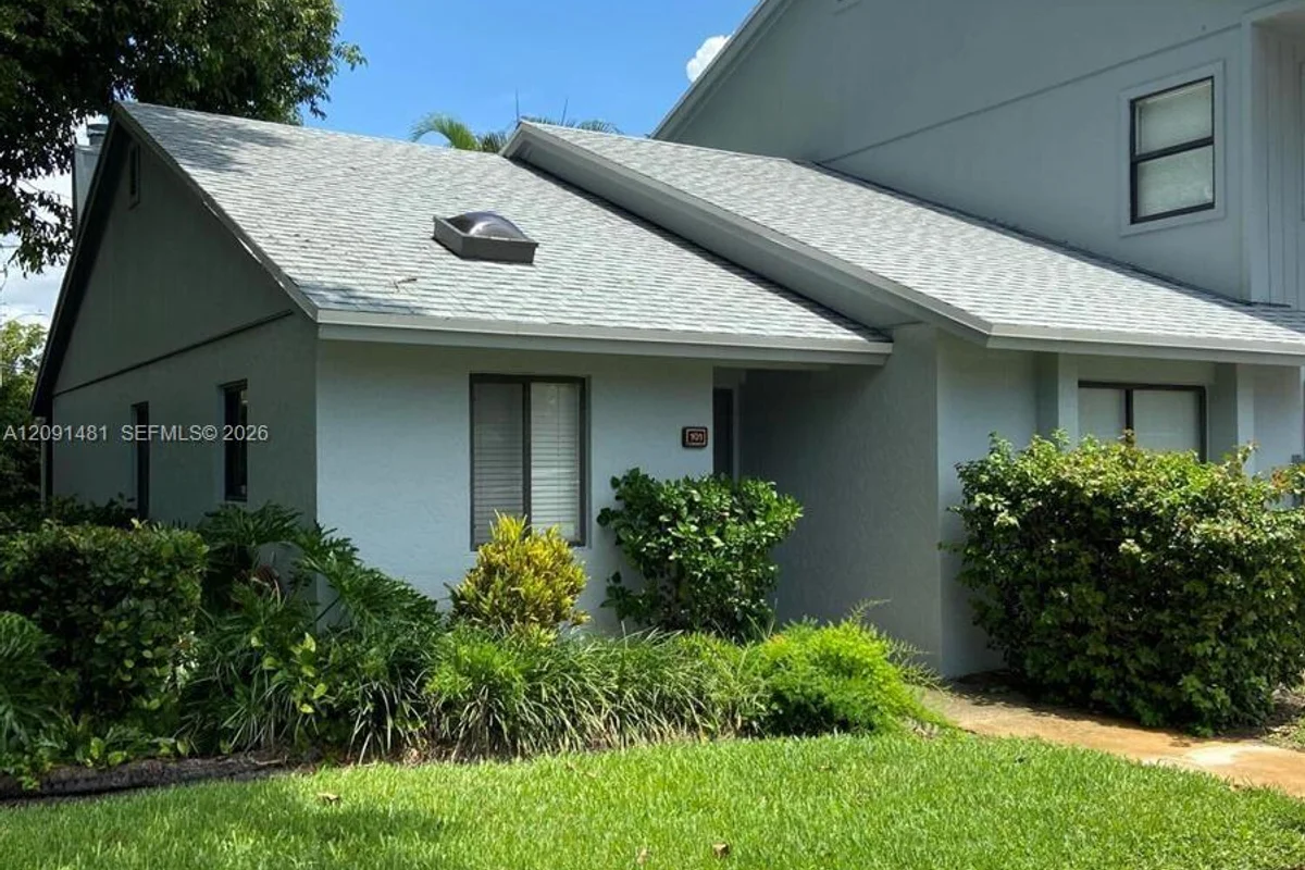 2425 SW 22nd Ave #102B, Delray Beach: photo 1 of 35