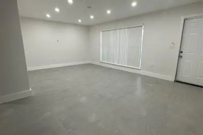 6350 Liberty St, Hollywood: photo 1 of 12