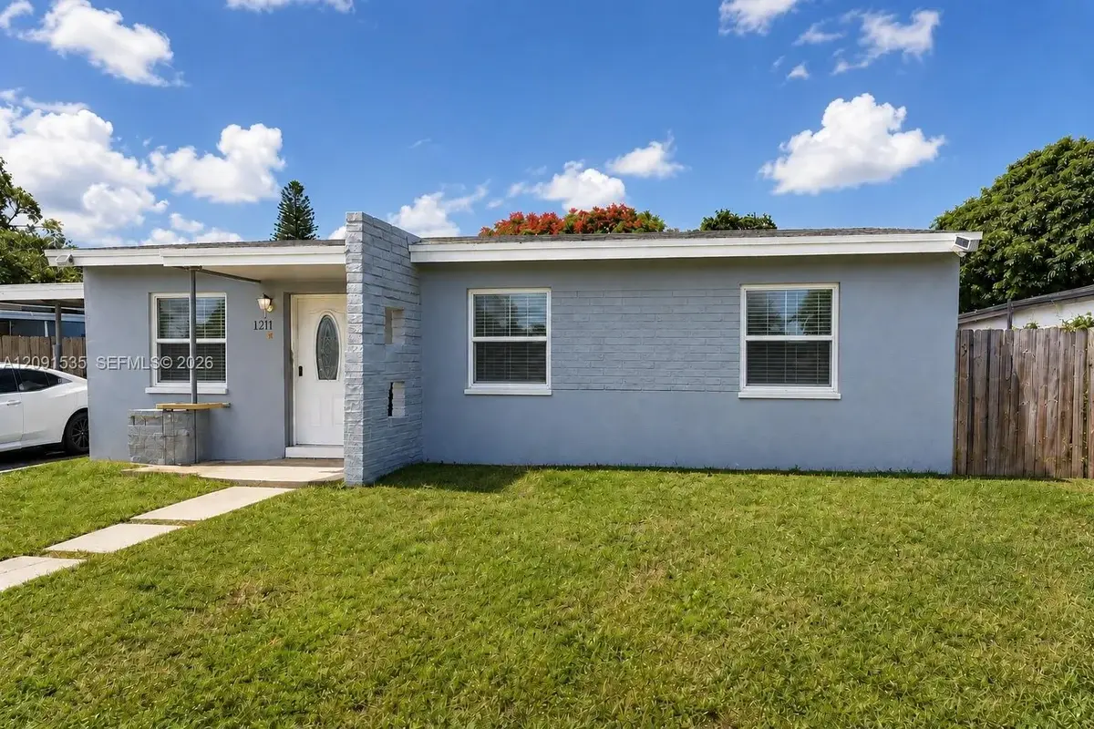 1211 Kasim St, Opa-locka: photo 1 of 8