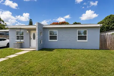 1211 Kasim St, Opa-locka: photo 1 of 8