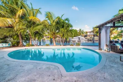 1841 SE 6th St, Pompano Beach: photo 1 of 67