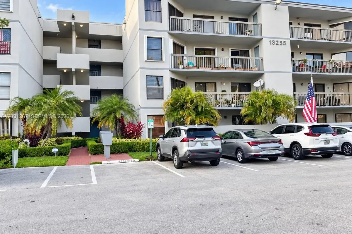 13255 SW 88th Ln #402-CS, Miami: photo 1 of 17