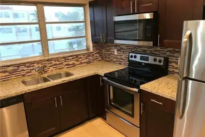 2501 NW 41st Ave #302, Lauderhill: photo 1 of 11