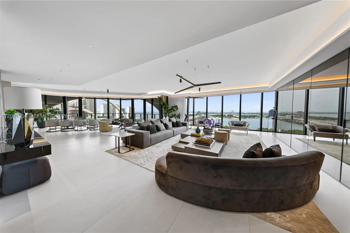 1000 NE Biscayne Blvd #2202, Miami: photo 1 of 50
