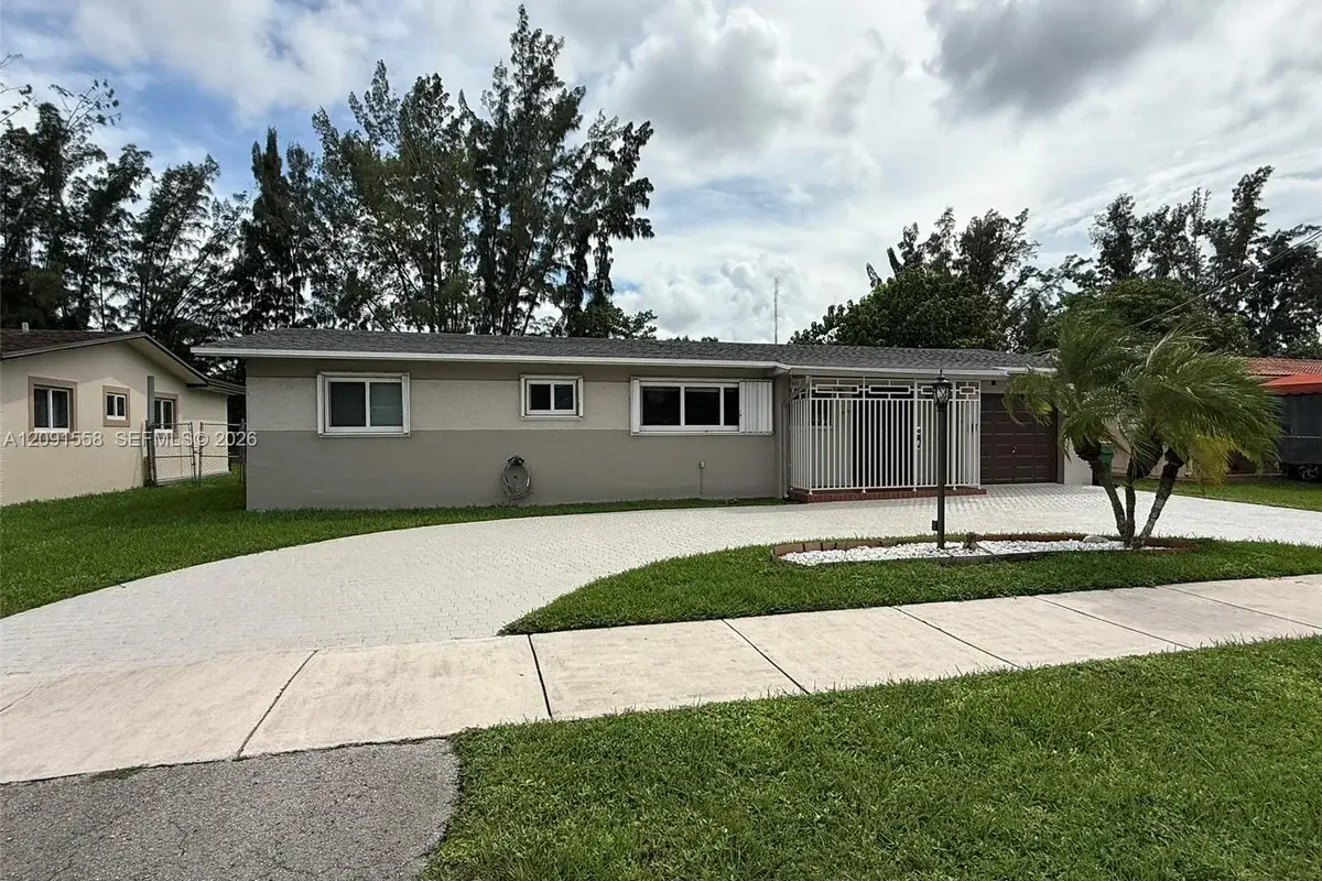 11450 SW 47th Ter, Miami: photo 1 of 25