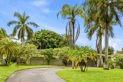 151 SW 8th Ave, Boca Raton: photo 1 of 39