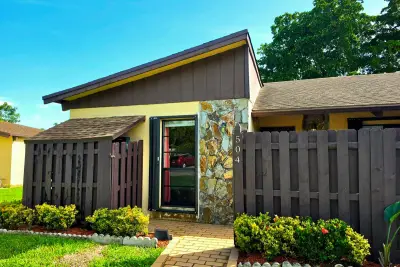504 Briarwood Cir #1-54, Hollywood: photo 1 of 62