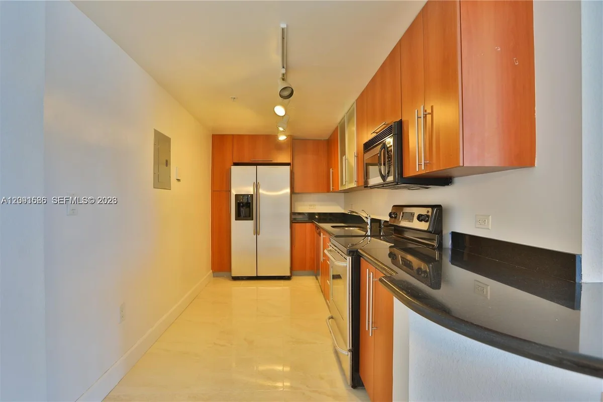 7501 E Treasure Dr #4K, North Bay Village: photo 1 of 9