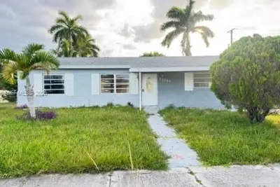 20500 NW 28th Ave, Miami Gardens: photo 1 of 28