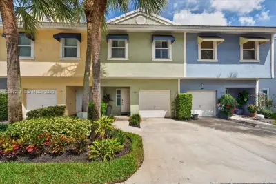 1765 NE 4th Ave #E3, Fort Lauderdale: photo 1 of 30