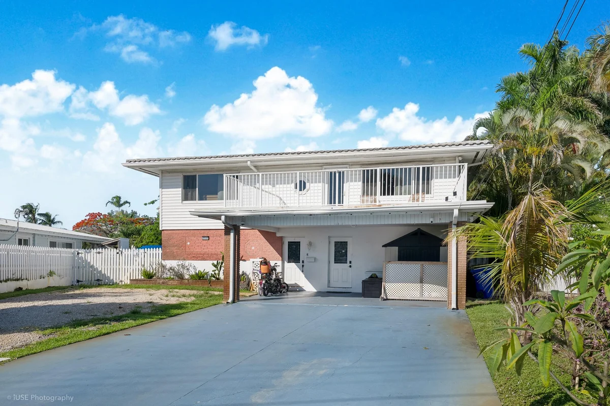 2141 SW 23rd Ave, Fort Lauderdale: photo 1 of 12