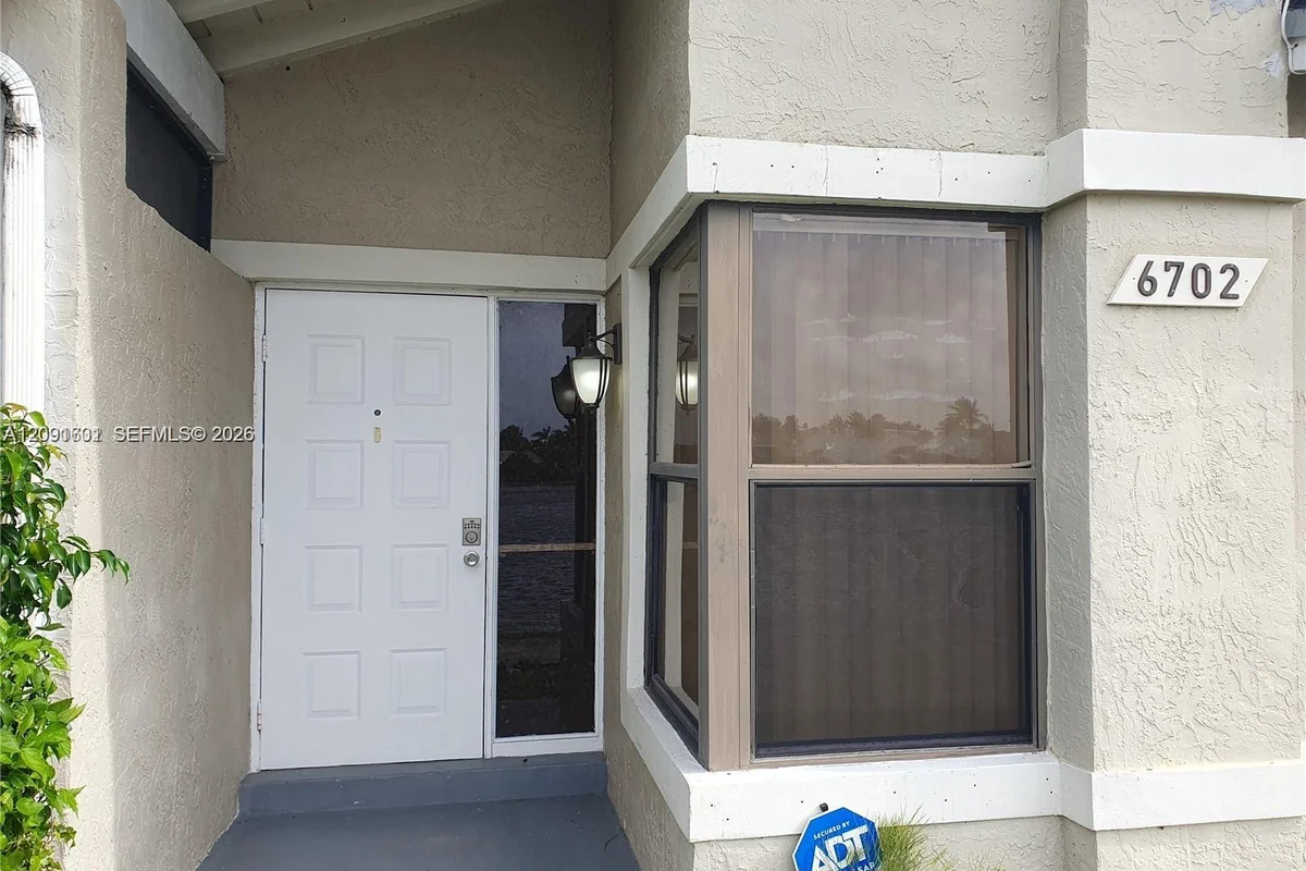 6702 SW 152nd Pl #28-02, Miami: photo 1 of 40