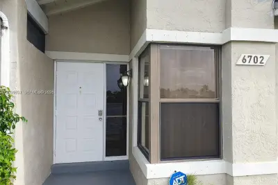 6702 SW 152nd Pl #28-02, Miami: photo 1 of 40