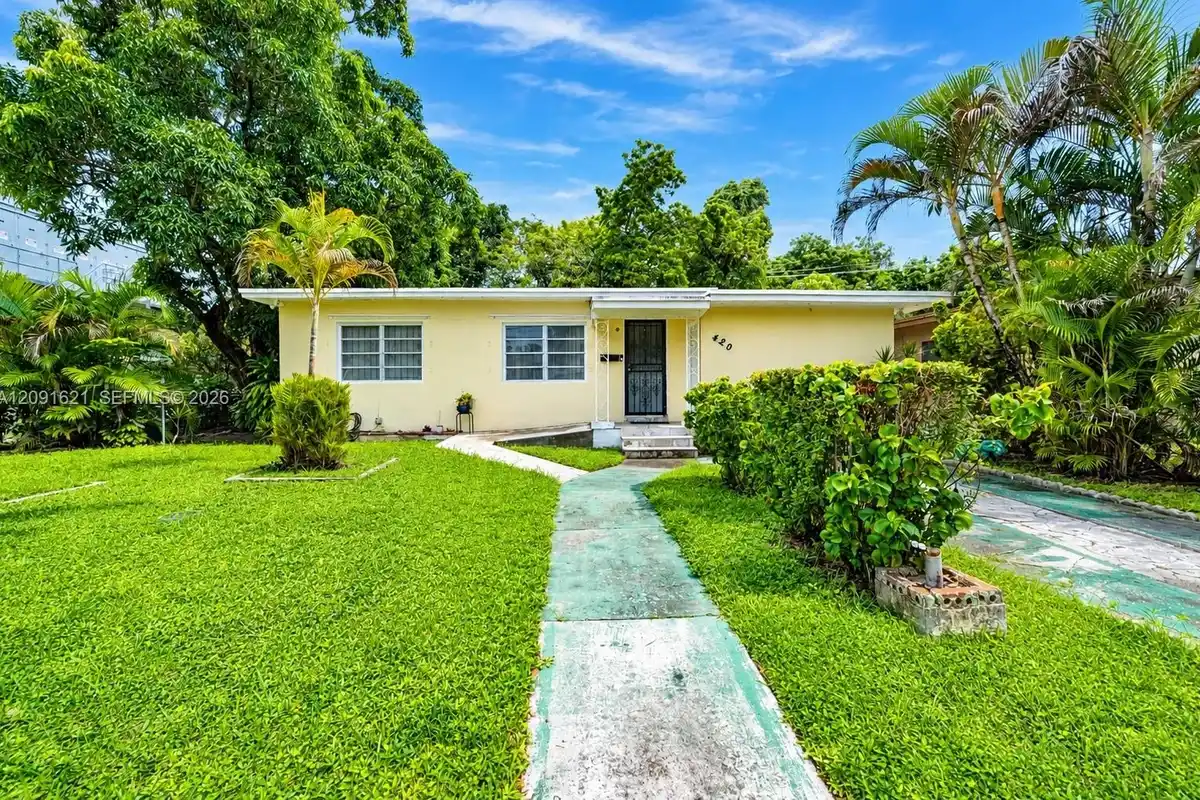 420 NW 42nd St, Miami: photo 1 of 19