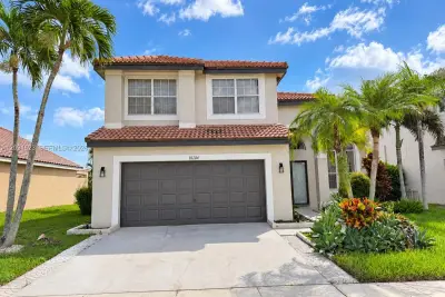 18204 SW 20th St, Miramar: photo 1 of 15