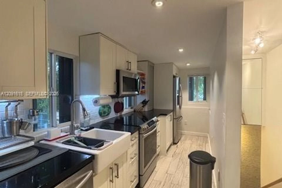 180 NE 82nd Ter #U, Miami: photo 1 of 16