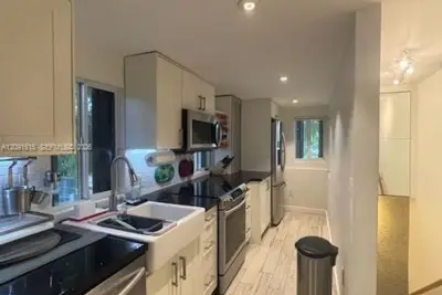 180 NE 82nd Ter #U, Miami: photo 1 of 16