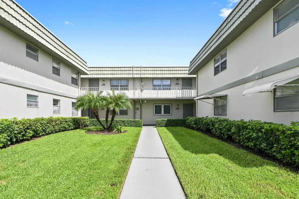 525 Monaco K Blvd, Delray Beach: photo 1 of 32